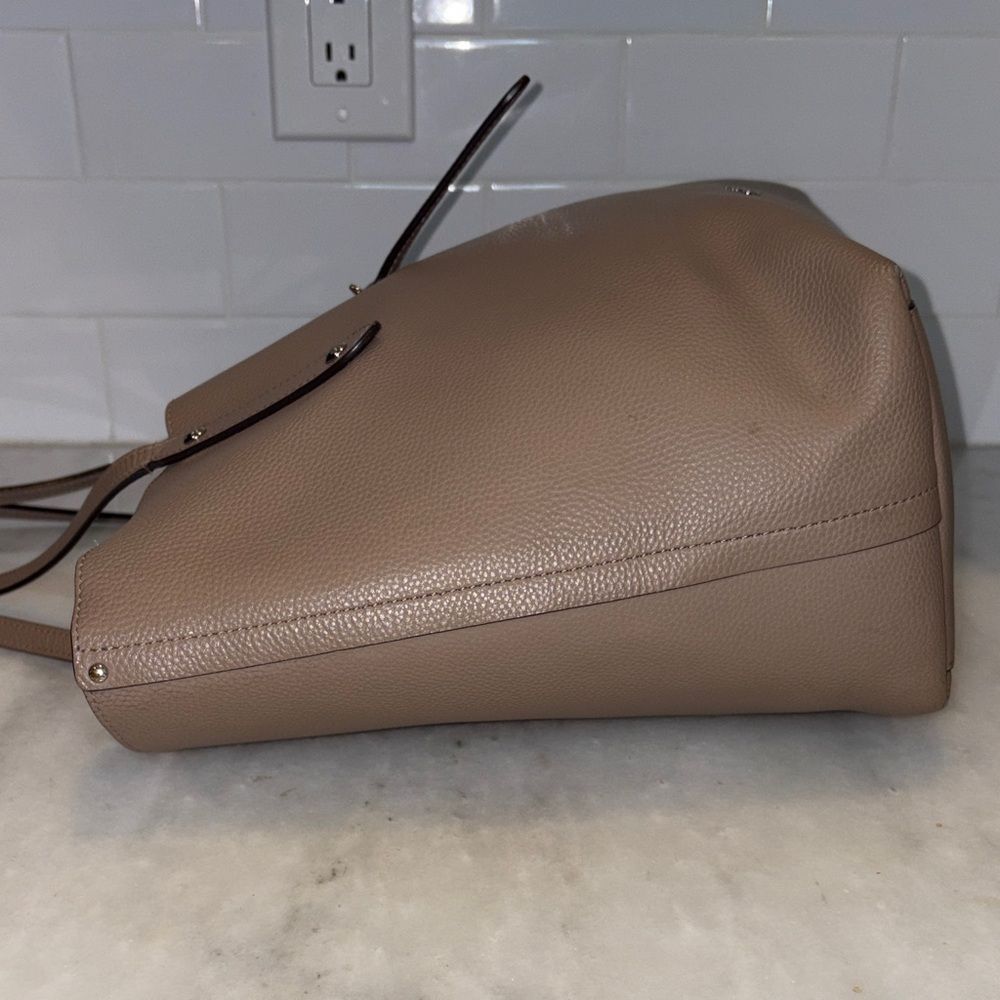 COACH Purse Bag Market Tote Polished Pebble Leather Turnlock Taupe Neutral - Picture 10 of 16